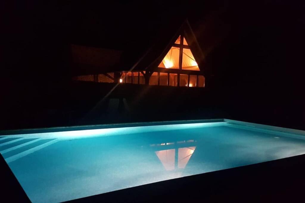 Gite La Balme Issendolus Buitenkant foto